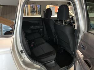 Thumbnail 10 Mitsubishi Outlander ES 2020