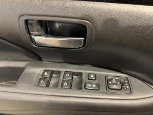 Thumbnail 24 Mitsubishi Outlander ES 2020