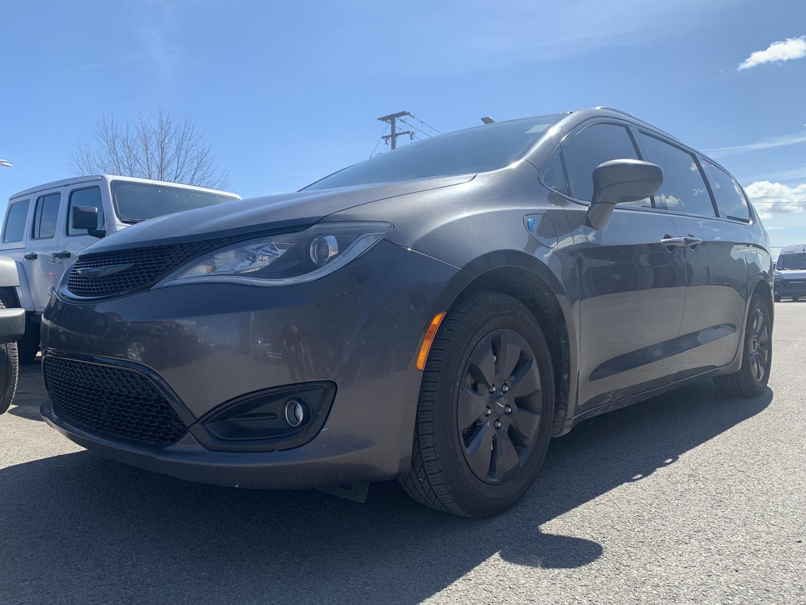 Chrysler Pacifica Hybrid Touring 2020