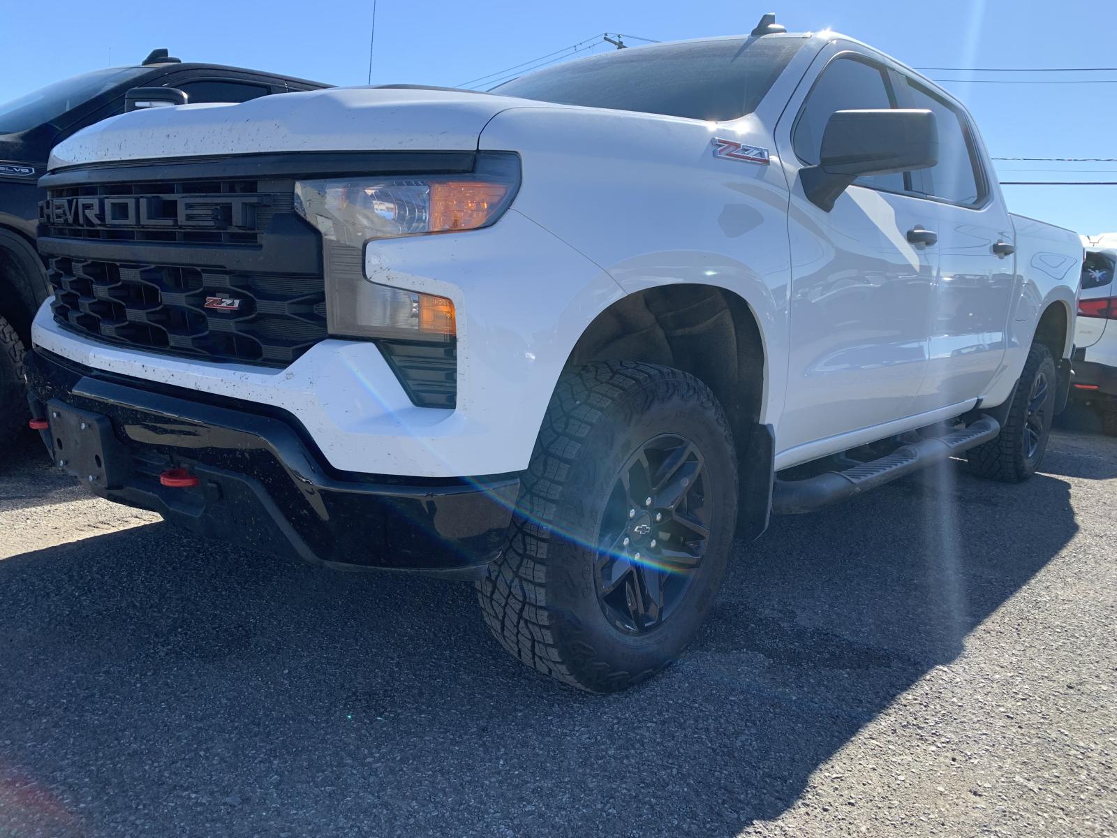 Chevrolet Silverado Custom Trail Boss 2026