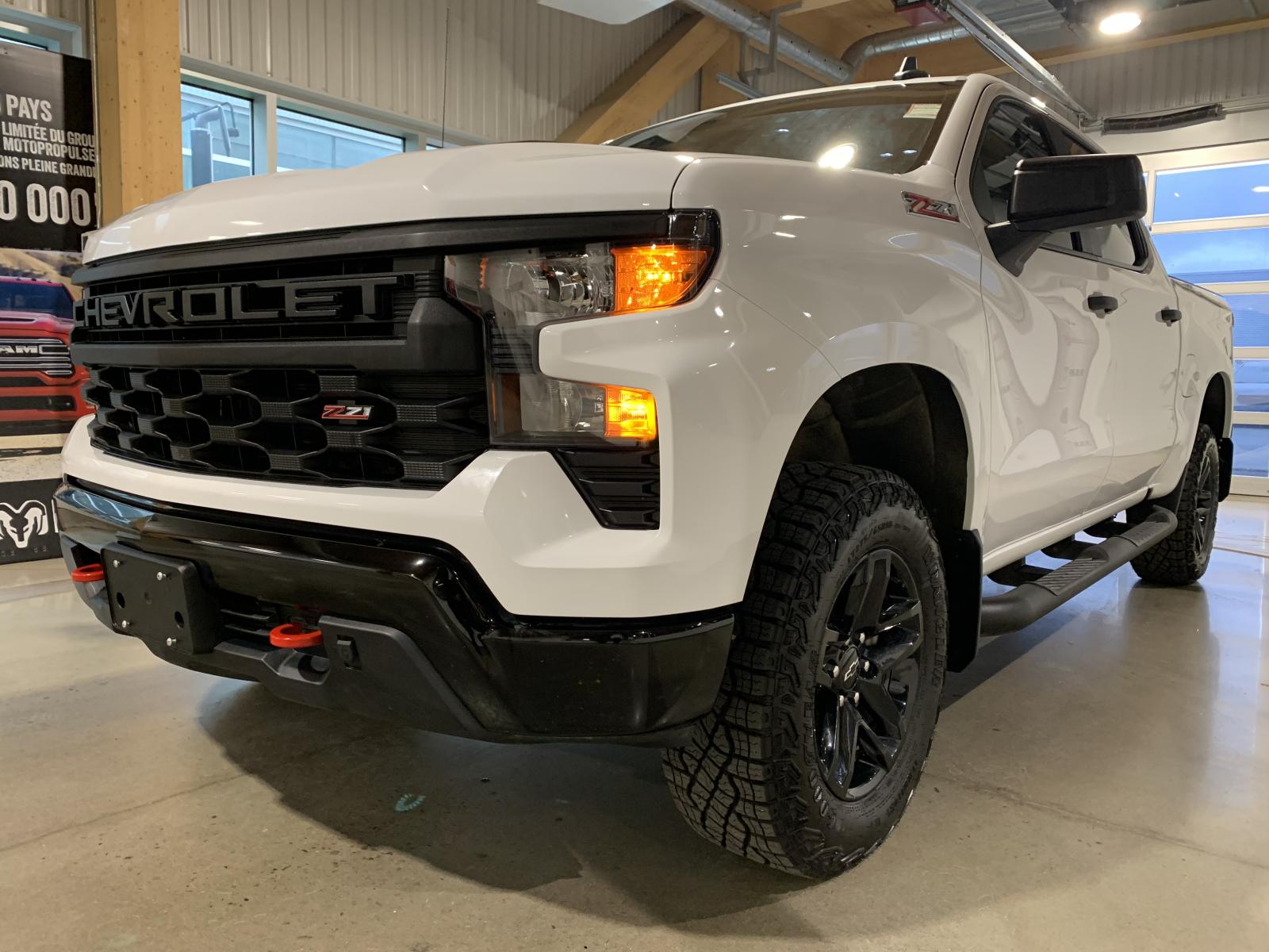 Chevrolet Silverado Custom Trail Boss 2026