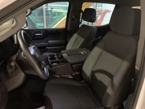 Miniature 13 Chevrolet Silverado Custom Trail Boss 2026