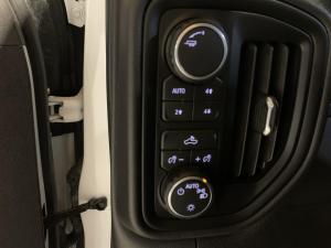 Miniature 24 Chevrolet Silverado Custom Trail Boss 2026