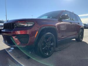 2023 Jeep Grand Cherokee Laredo Altitude - Image 1