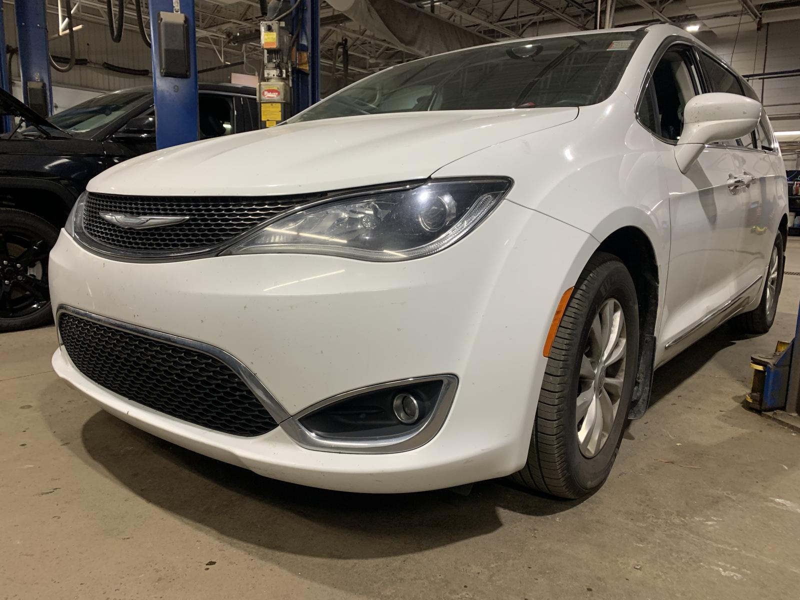 Chrysler Pacifica Touring L 2017
