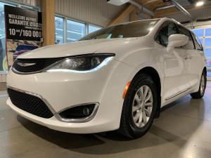 2017 Chrysler Pacifica Touring L - Image 1