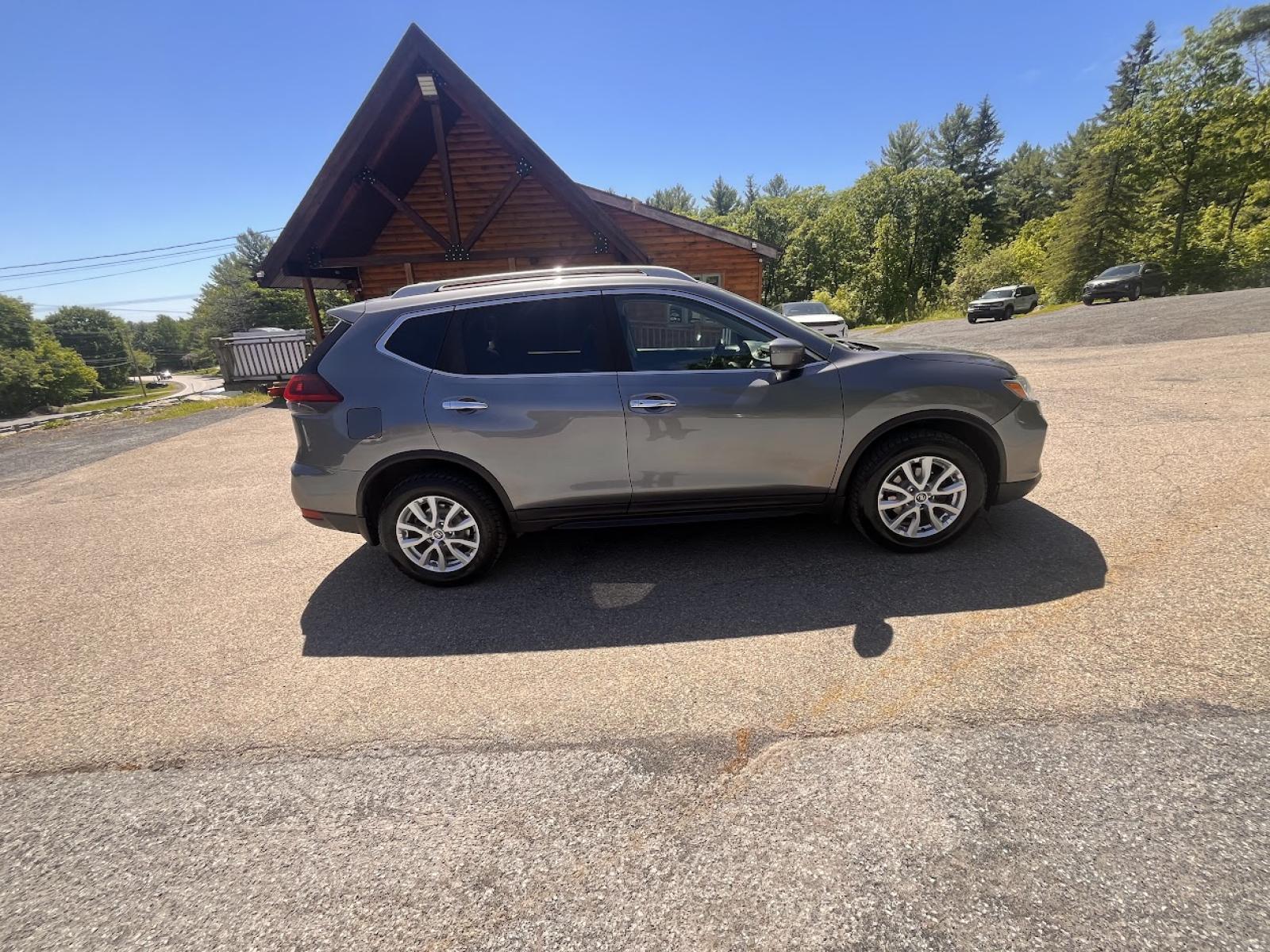 Nissan Rogue SV 2018 — photo 7