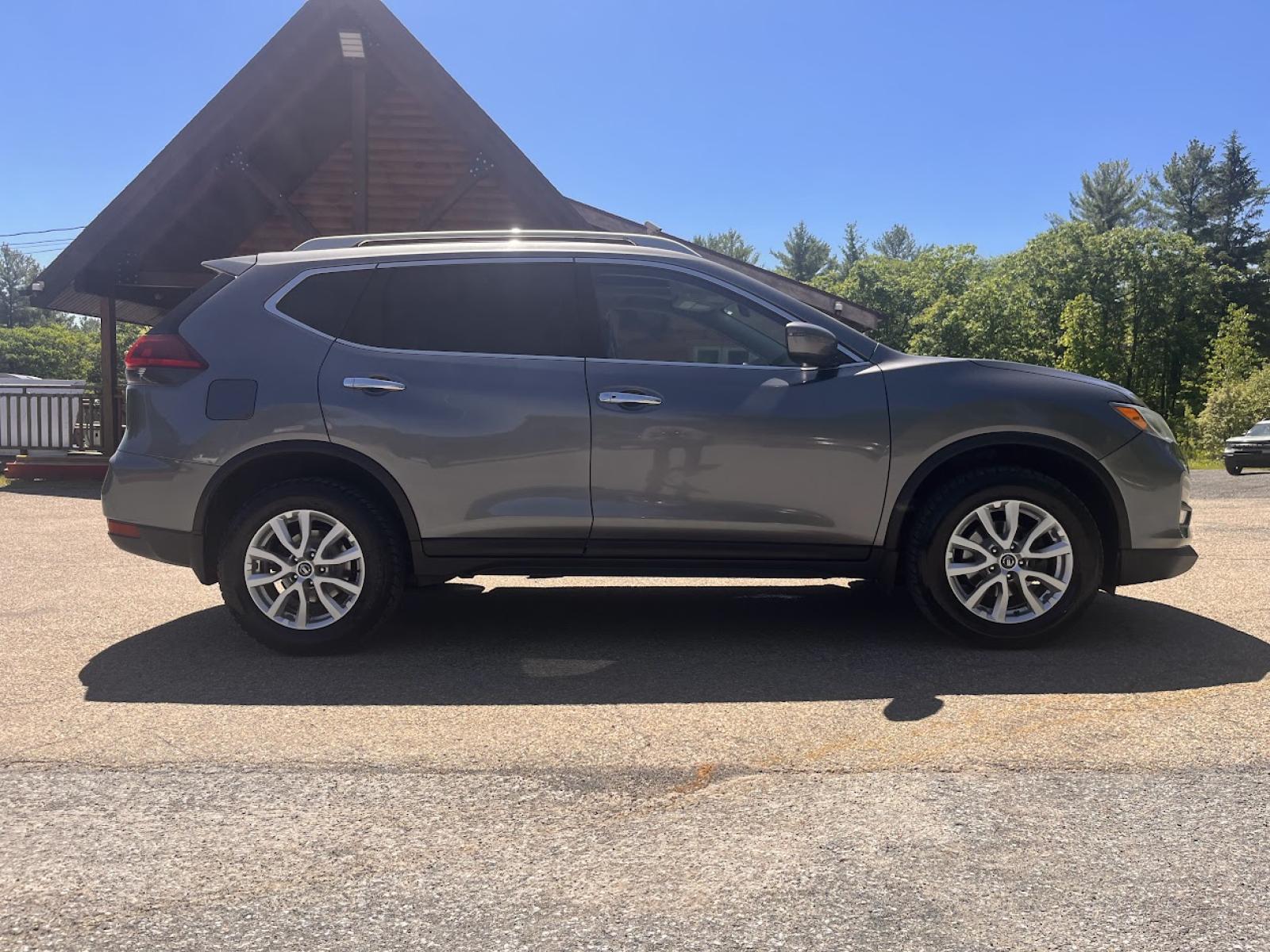 Nissan Rogue SV 2018 — photo 8