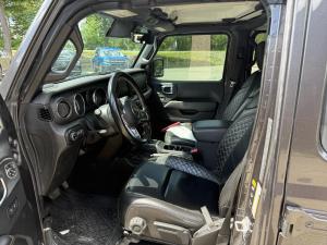 Miniature 10 Jeep Gladiator Overland 2021