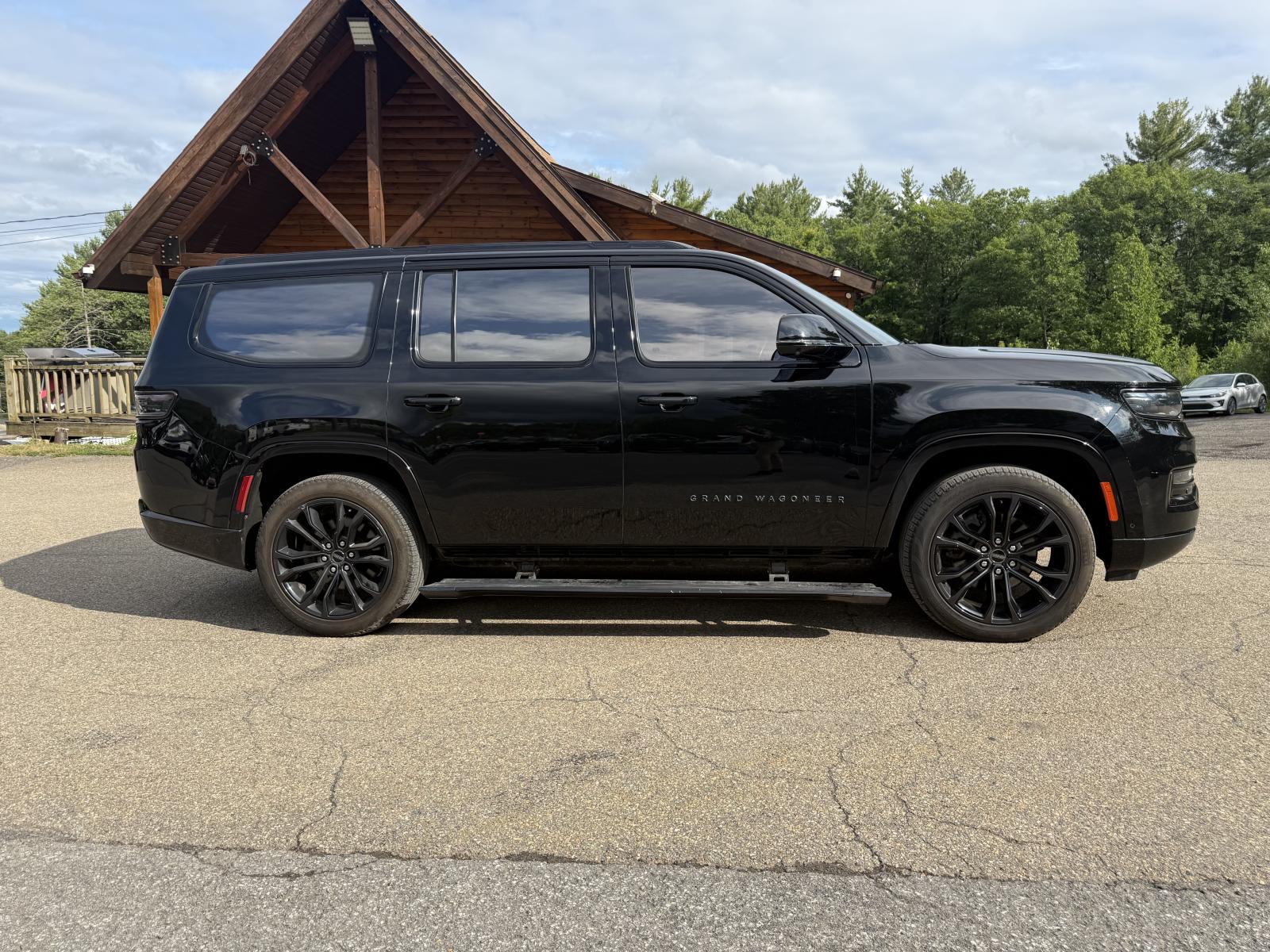 Jeep Grand Wagoneer Series II Obsidian 2023 — photo 6