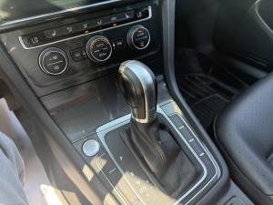 Miniature 7 Volkswagen Golf Sportwagen Comfortline 2019