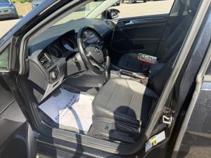 Miniature 10 Volkswagen Golf Sportwagen Comfortline 2019