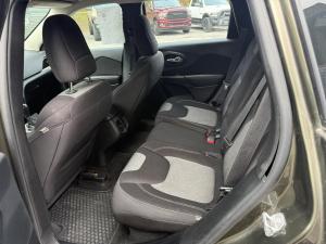 Miniature 8 Jeep Cherokee Sport 2015