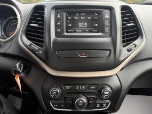 Miniature 15 Jeep Cherokee Sport 2015