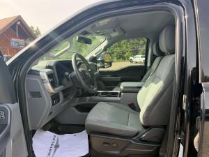 Miniature 9 Ford F250 Super Duty XLT 2024