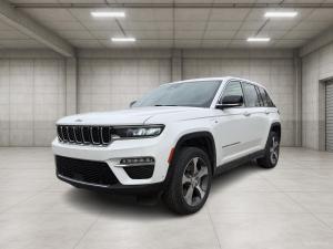 2022 Jeep Gr Cheroke Base 4XE - Image 1