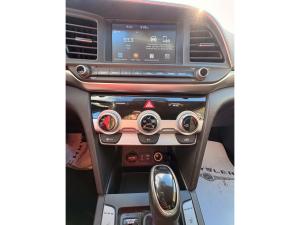 Miniature 9 Hyundai Elantra Essential 2019