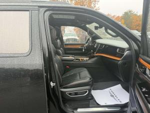 Miniature 13 Jeep Grand Wagoneer Series III 2022