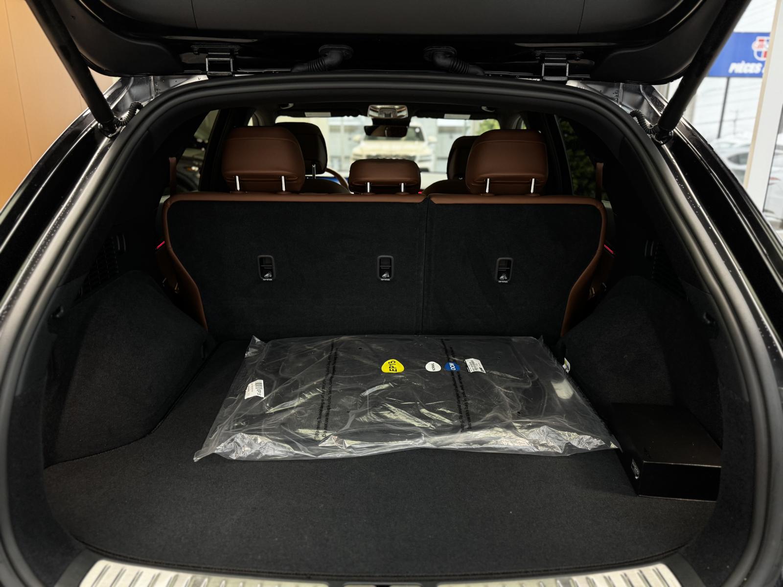 Image 8 Genesis GV70 Advanced Tech 2.5T 2026