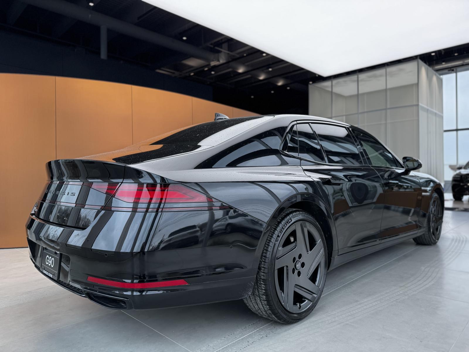 Genesis G90 e-SC Prestige Black 2026 — photo 8