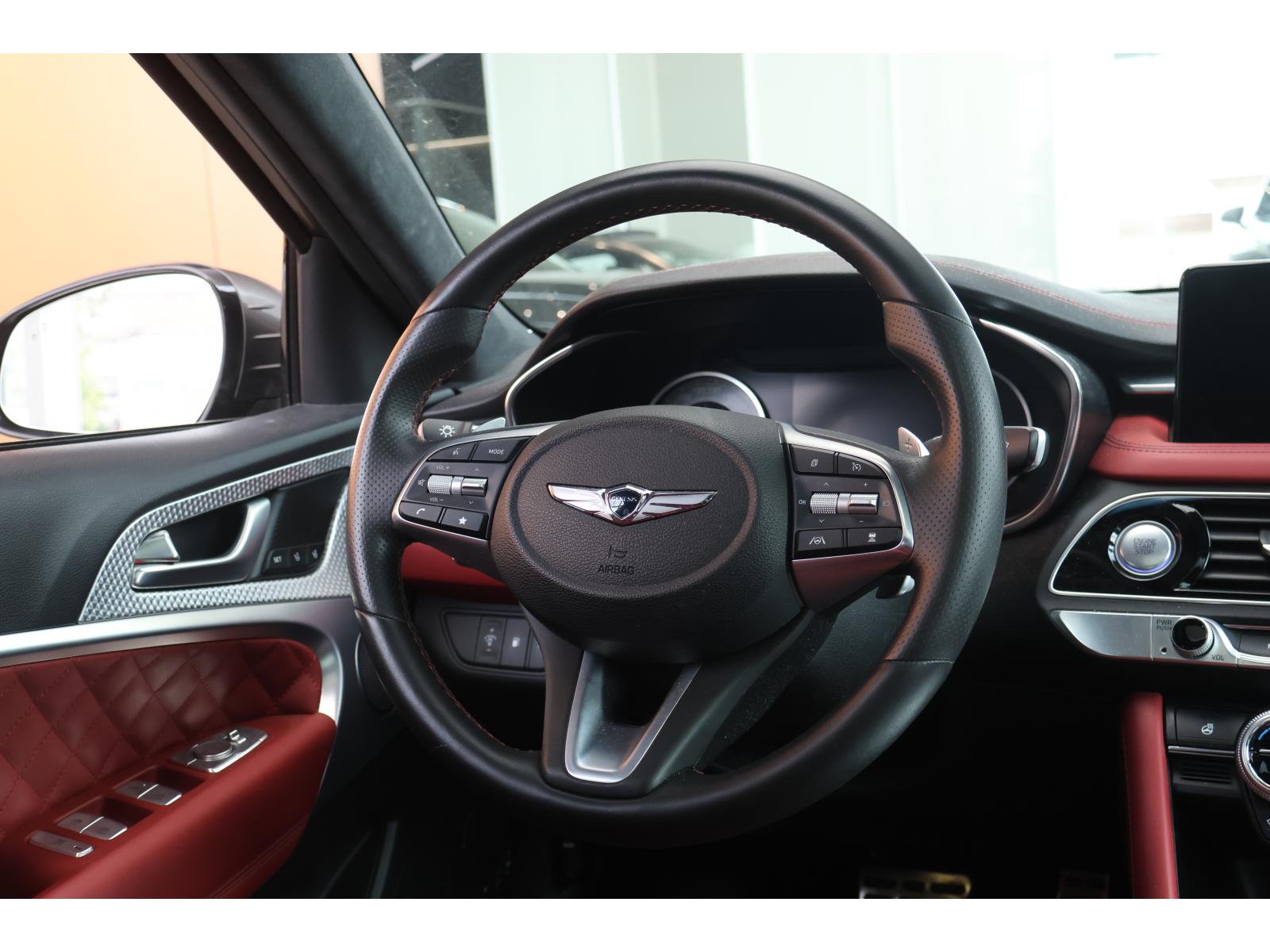 Genesis G70 3.3T Sport 2023 — photo 2