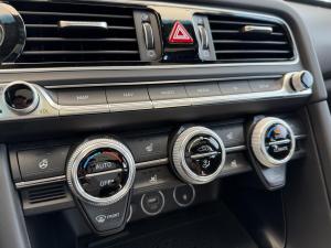 Miniature 22 Genesis G70 3.3T Sport 2023