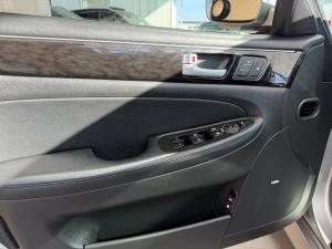 Miniature 12 Hyundai Genesis Sedan 3.8L Premium 2013