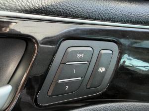 Miniature 16 Hyundai Genesis Sedan 3.8L Premium 2013