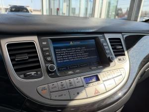 Miniature 24 Hyundai Genesis Sedan 3.8L Premium 2013