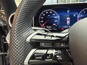 Miniature 15 Mercedes-Benz C-Class C300 2025