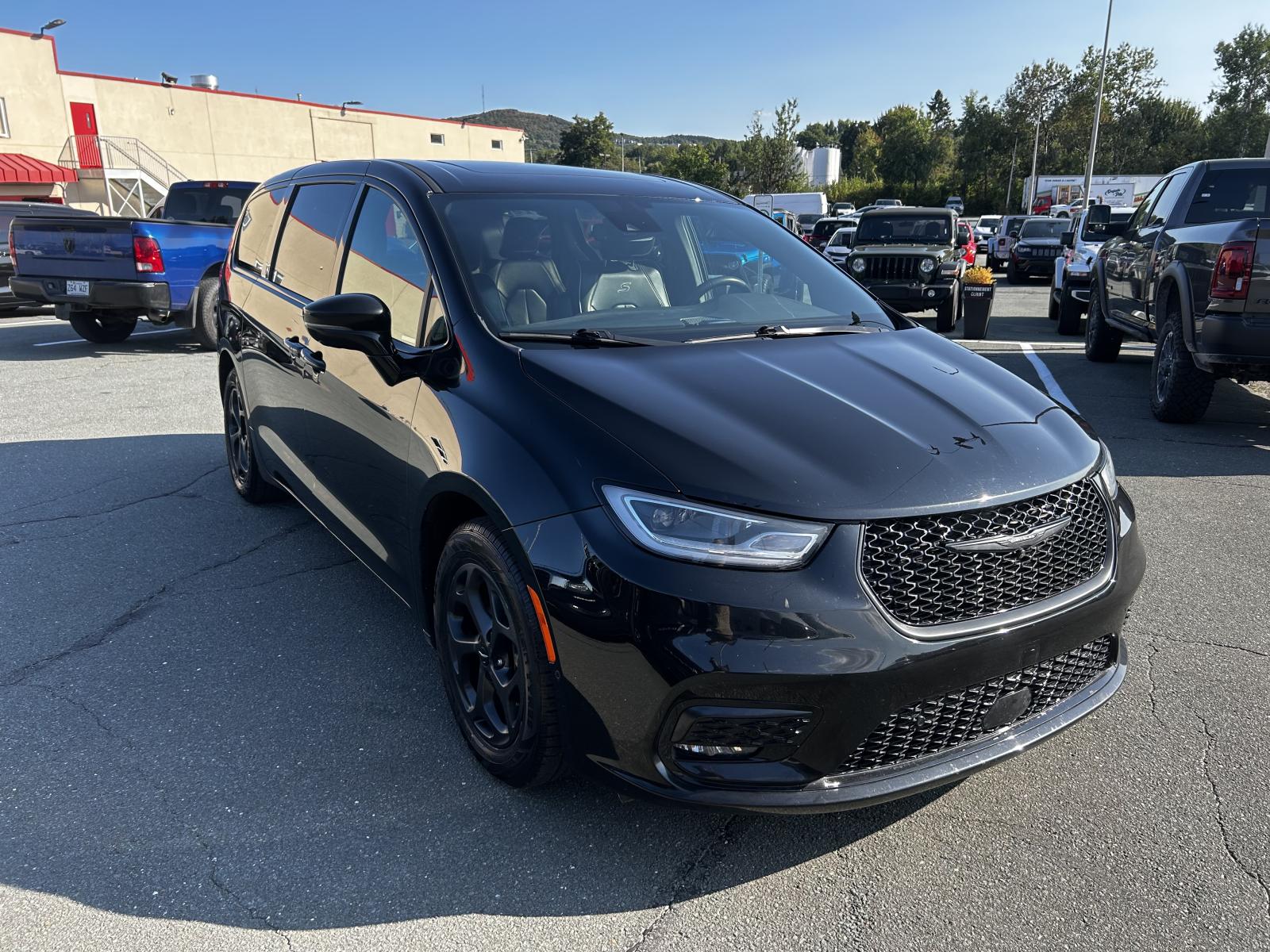 Chrysler Pacifica 2022