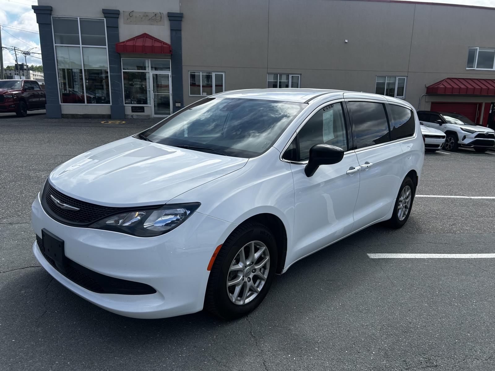 Chrysler Grand Caravan 2024