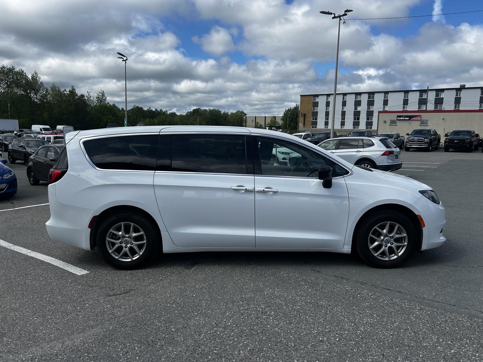 Chrysler Grand Caravan 2024