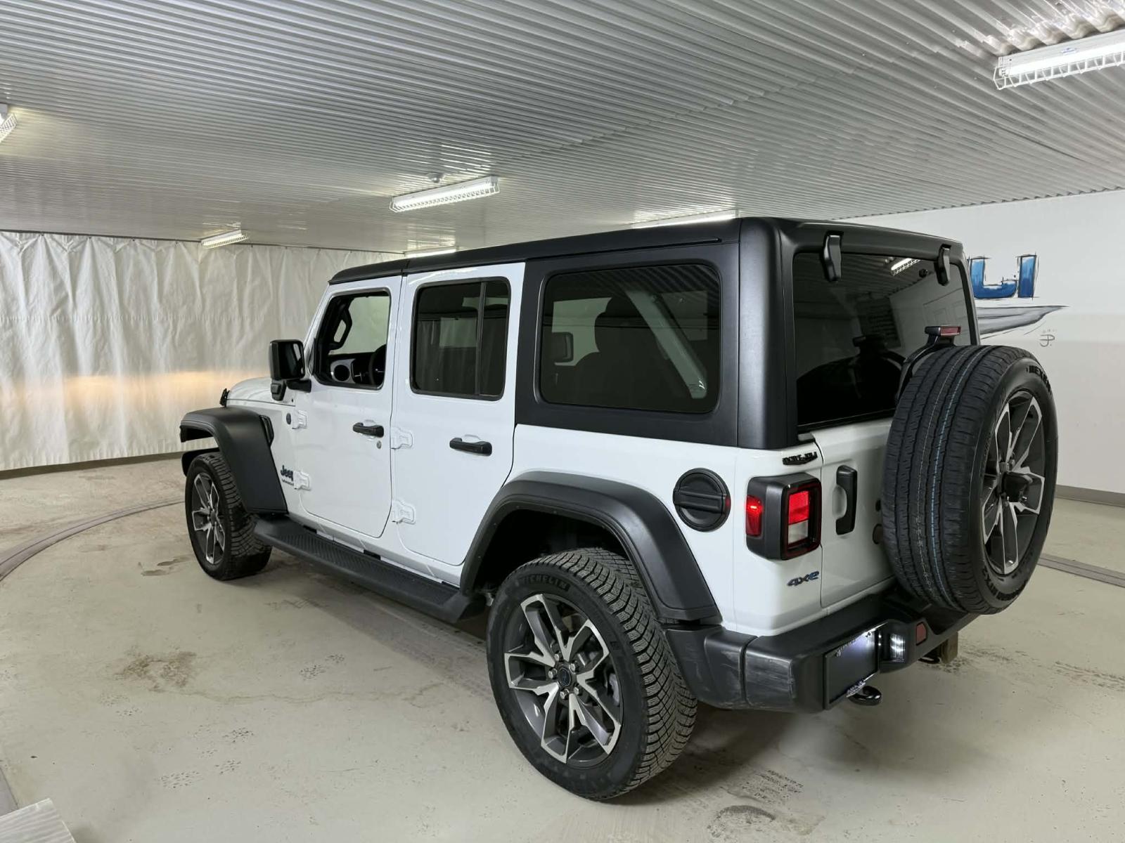 Jeep Wrangler Sport S 2025 — photo 3