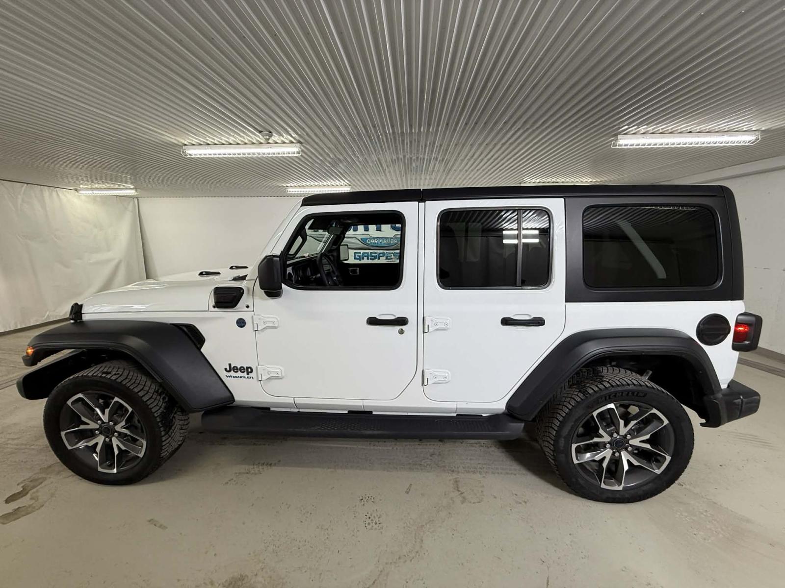 Jeep Wrangler Sport S 2025 — photo 2
