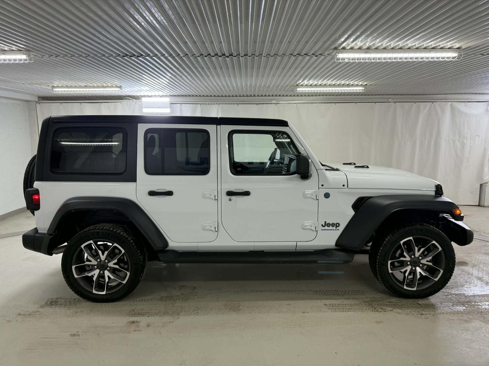 Jeep Wrangler Sport S 2025 — photo 6