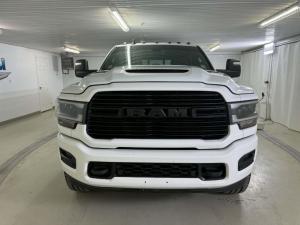 Miniature 8 RAM 3500 Laramie 2024