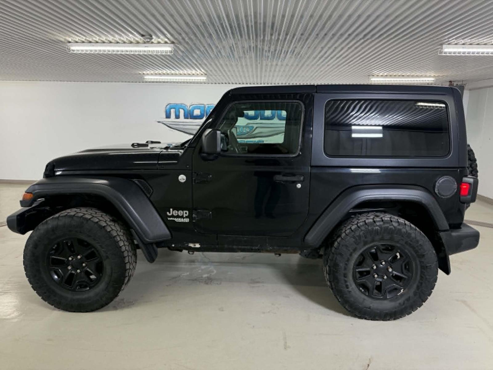 Jeep Wrangler Sport 2018 — photo 2