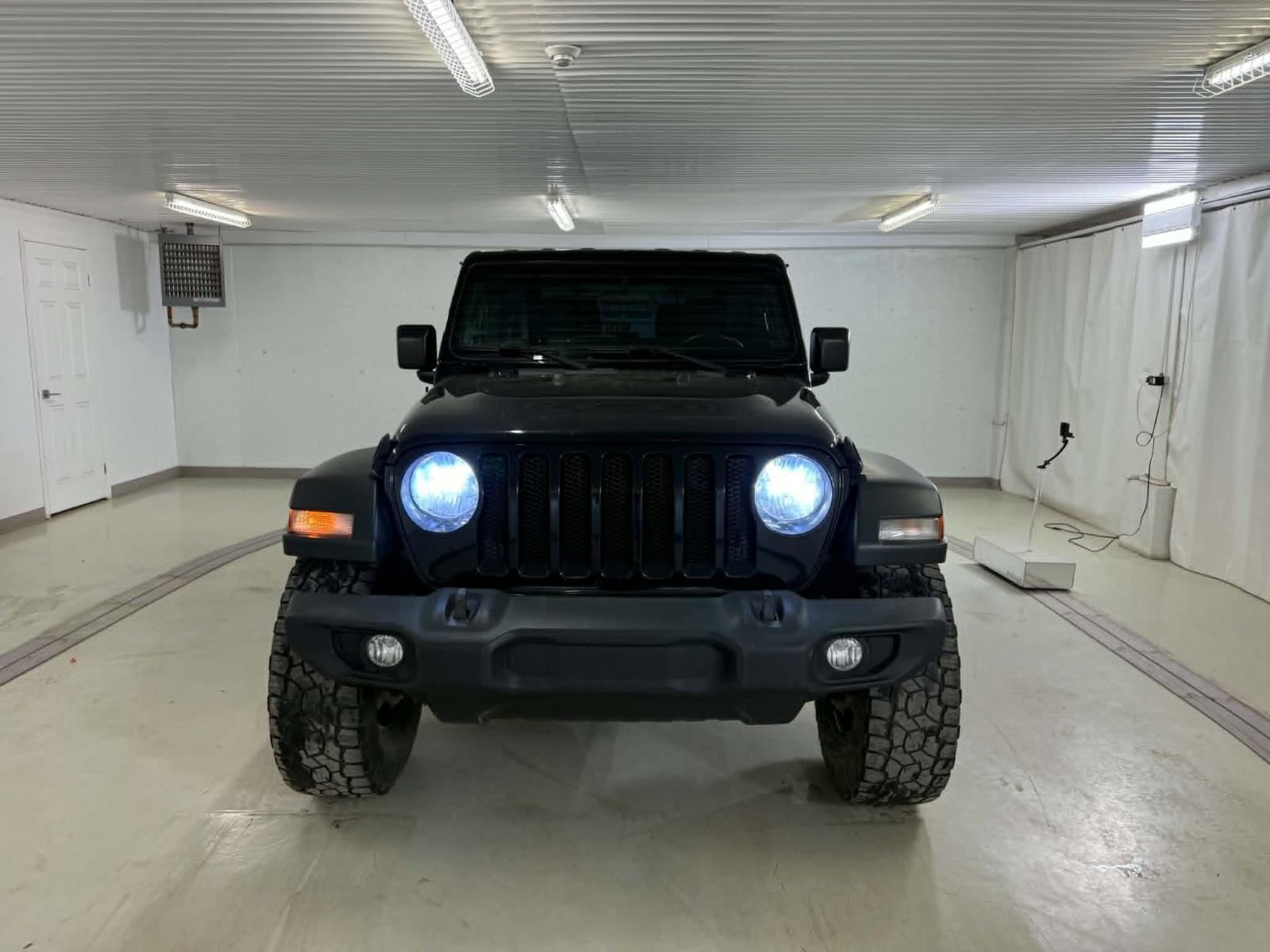 Jeep Wrangler Sport 2018 — photo 8