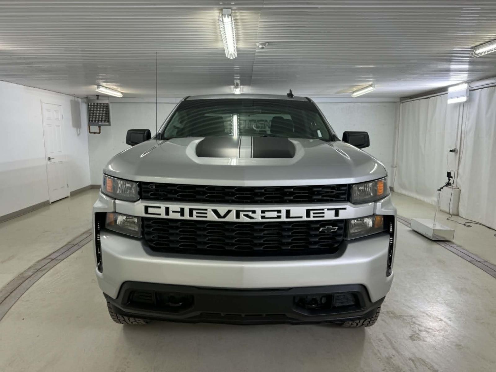 Chevrolet Silverado Custom 2020 — photo 2