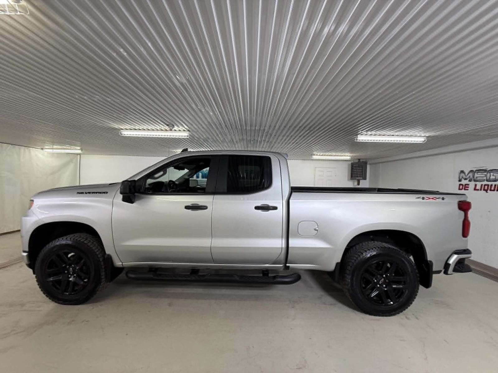Chevrolet Silverado Custom 2020 — photo 3