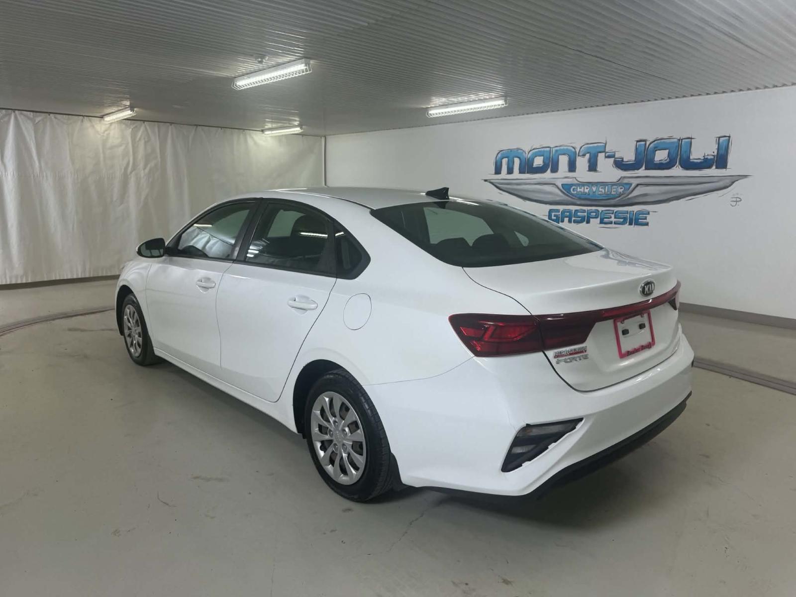 Kia Forte LX 2019 — photo 3