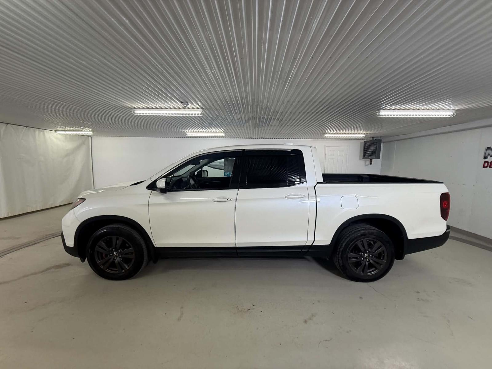 Honda Ridgeline Sport 2017 — photo 3