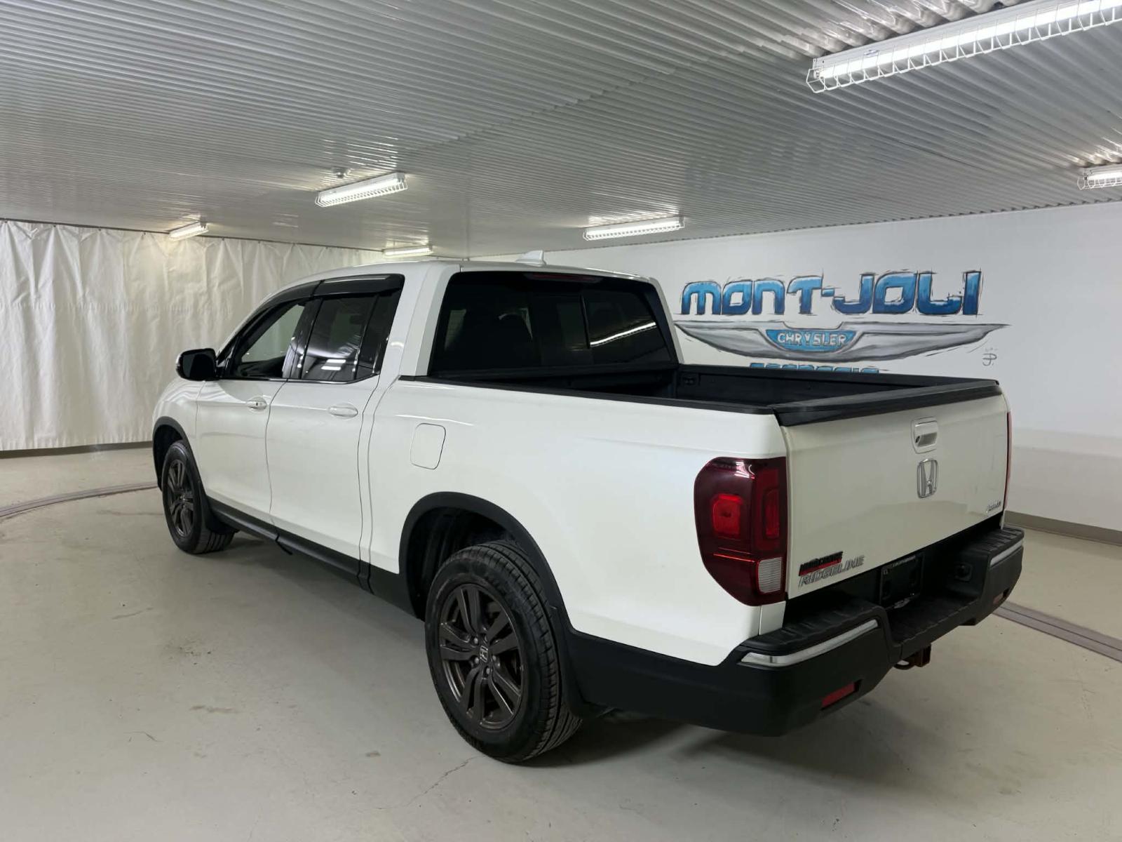 Honda Ridgeline Sport 2017 — photo 4