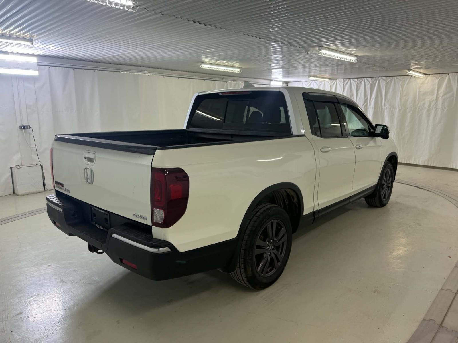 Honda Ridgeline Sport 2017 — photo 6