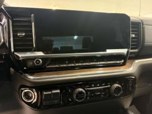 Miniature 16 Chevrolet Silverado 2500 LT 2024