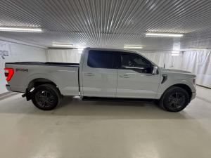 Miniature 6 Ford F150 Lariat 2023