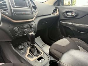 Miniature 8 Jeep Cherokee Sport 2016