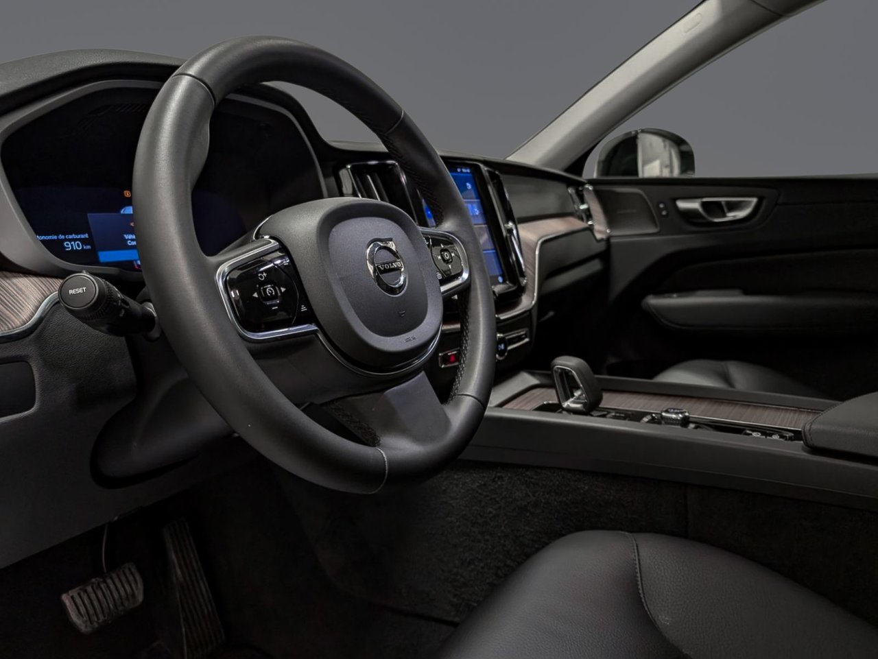 Volvo XC60 B5 - Plus 2024 — photo 8
