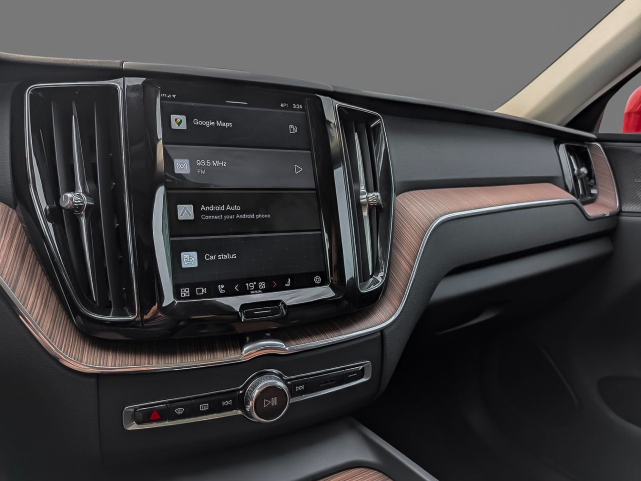 Image 15 Volvo XC60 Plus B6 2023